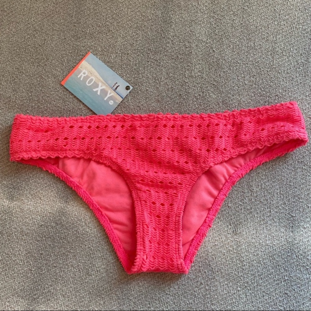 Roxy Hot Pink Crochet Bikini Bottom Size Small NWT